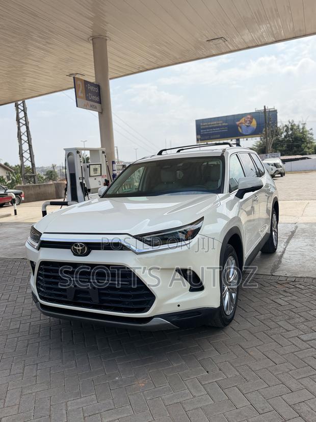 Toyota Grand Highlander Platinum AWD 2024 White