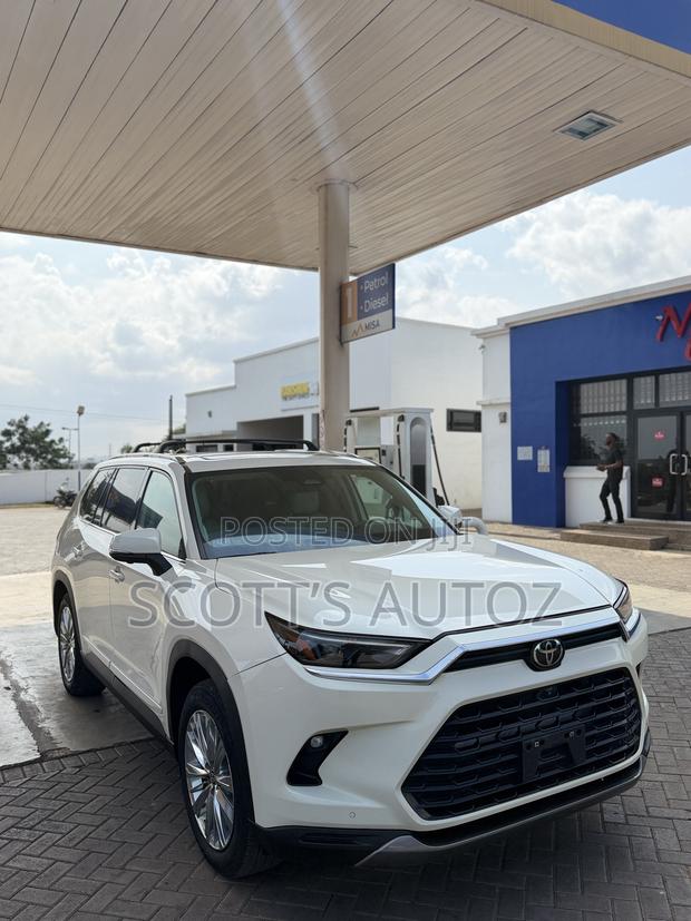 Toyota Grand Highlander Platinum AWD 2024 White