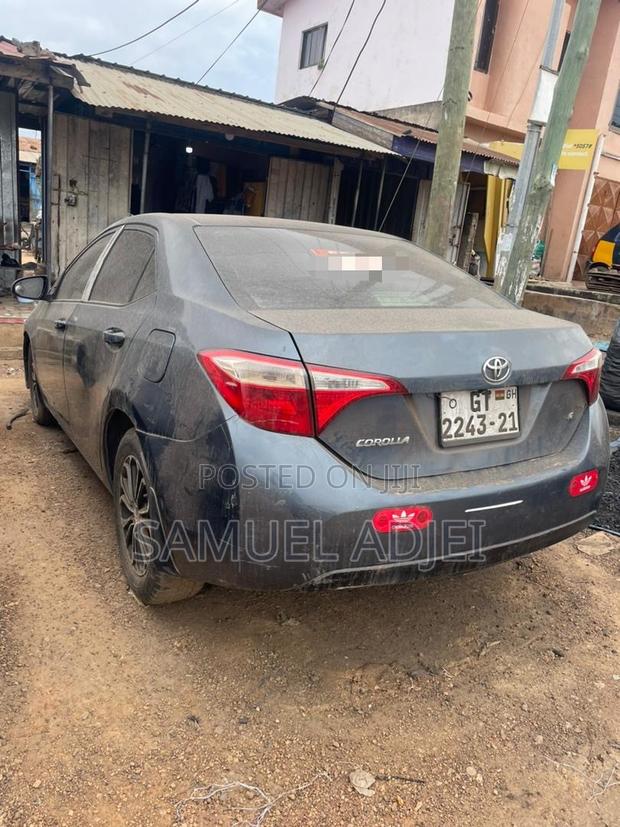 Toyota Corolla 2015 Gray
