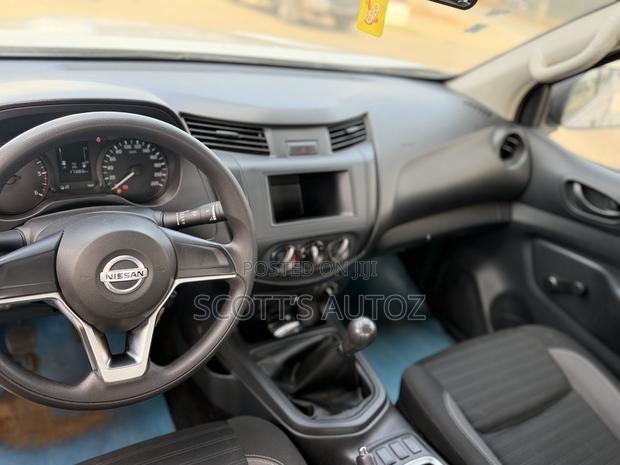 Nissan Navara 2023 White