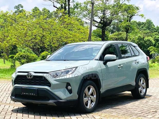 Toyota RAV4 2020 Green