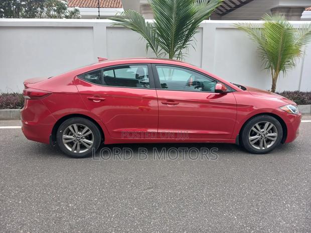 Hyundai Elantra 2018 Red