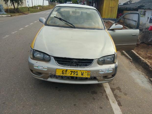 Toyota Corolla 2001 Brown