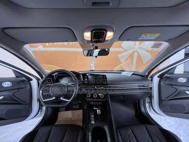 Hyundai Elantra 2024 White