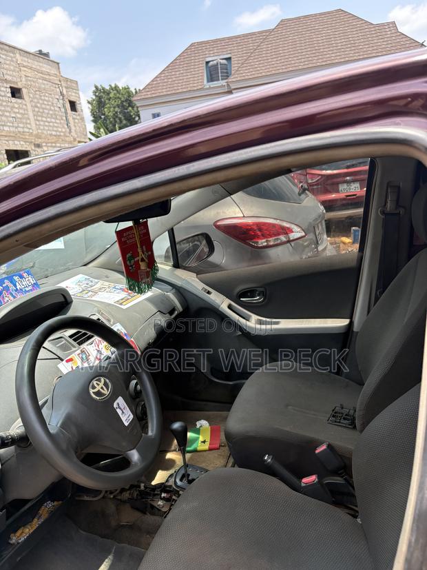 Toyota Vitz 1.0 FWD 3dr 2010 Brown