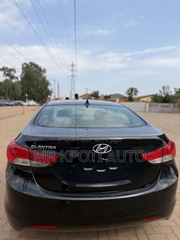 Hyundai Elantra 2013 Black