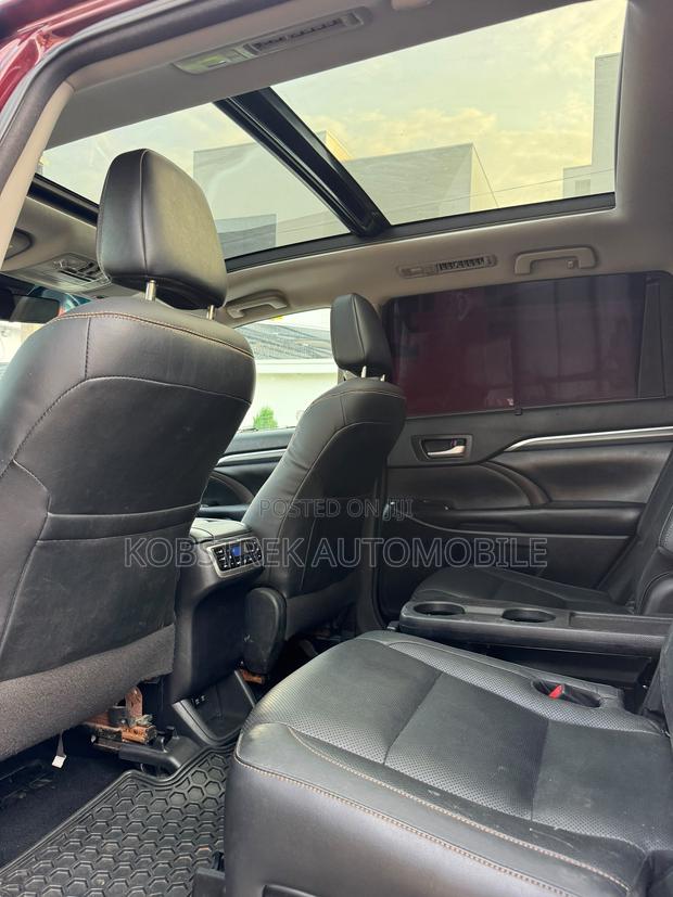 Toyota Highlander Limited 4x4 V6 (3.5L 6cyl 8A) 2018 Red