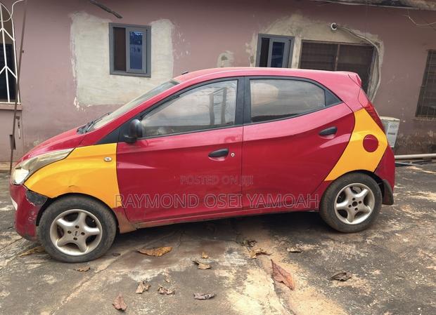 Hyundai Eon 2011 Red