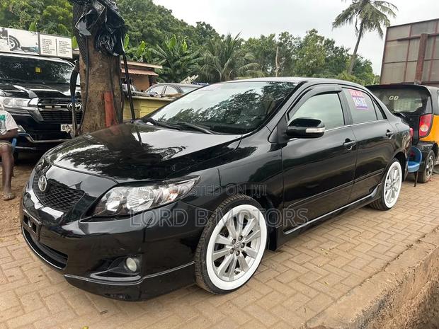 Toyota Corolla Altis 2010 Black