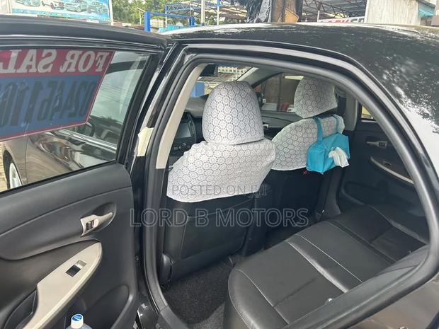Toyota Corolla Altis 2010 Black