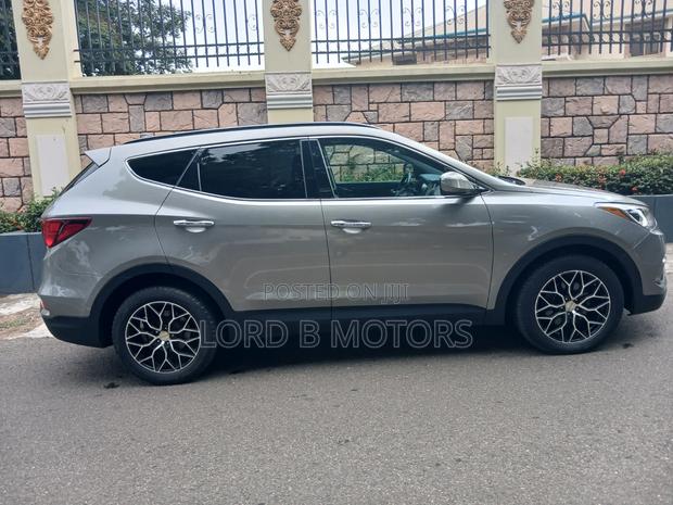 Hyundai Santa Fe 2017 Gray
