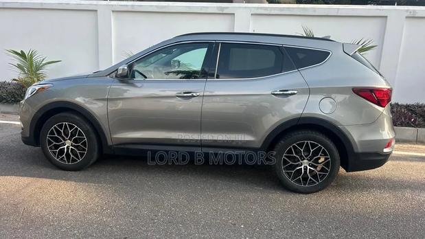 Hyundai Santa Fe 2017 Gray