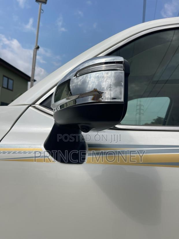 Toyota Land Cruiser 2022 White