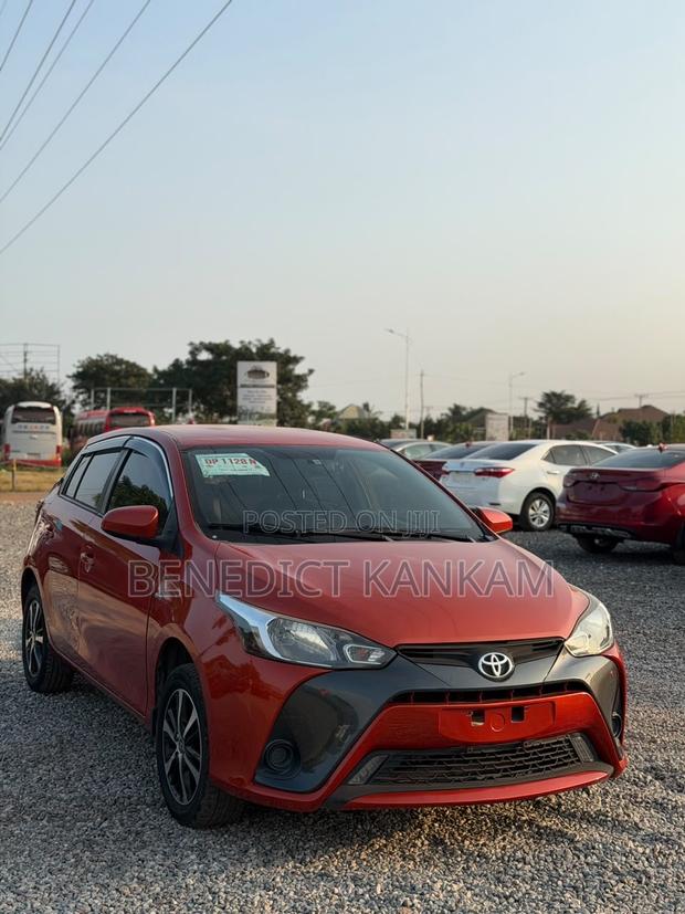 Toyota Vitz 1.3 AWD 5dr 2016 Red