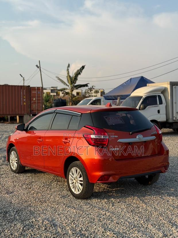 Toyota Vitz 1.3 AWD 5dr 2016 Red