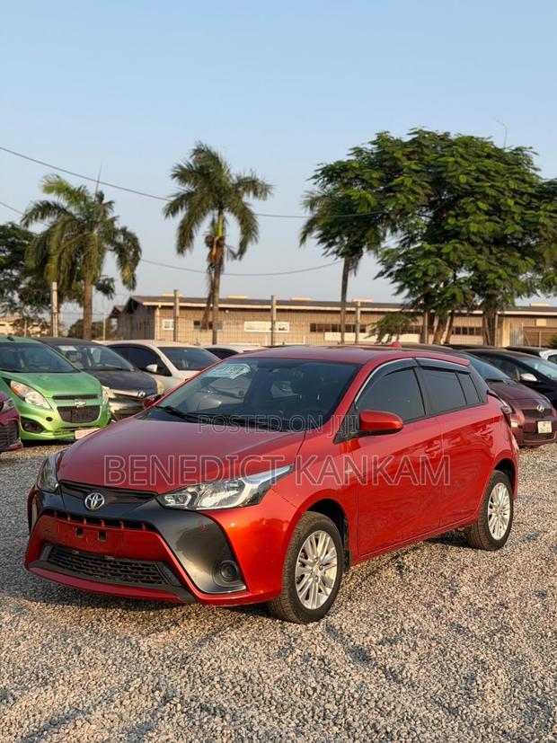 Toyota Vitz 1.3 AWD 5dr 2016 Red