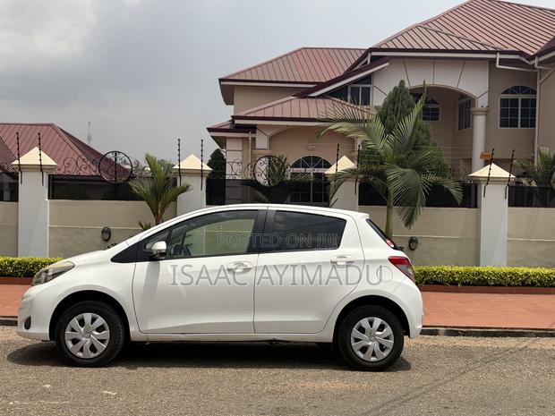 Toyota Vitz 1.3 FWD 3dr 2012 White
