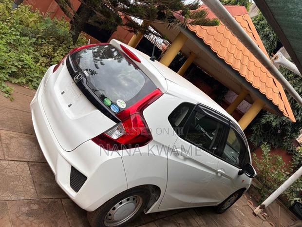 Honda Fit EX 4dr Hatchback (1.5L 4cyl 6M) 2015 White