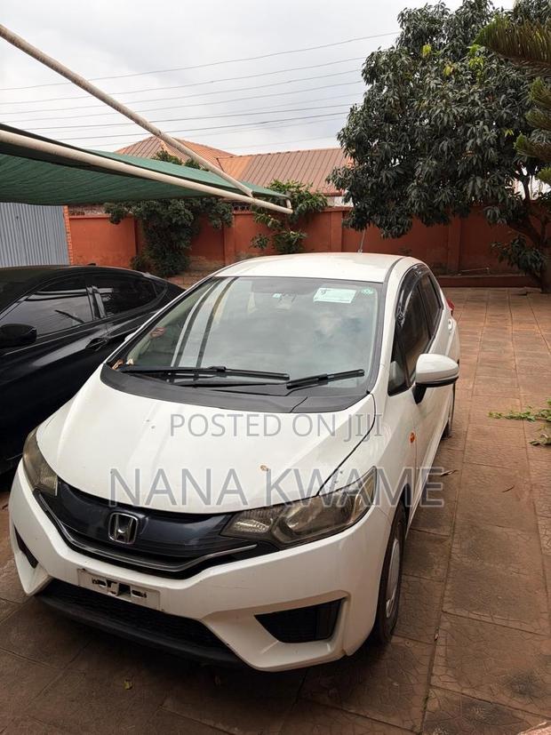 Honda Fit EX 4dr Hatchback (1.5L 4cyl 6M) 2015 White
