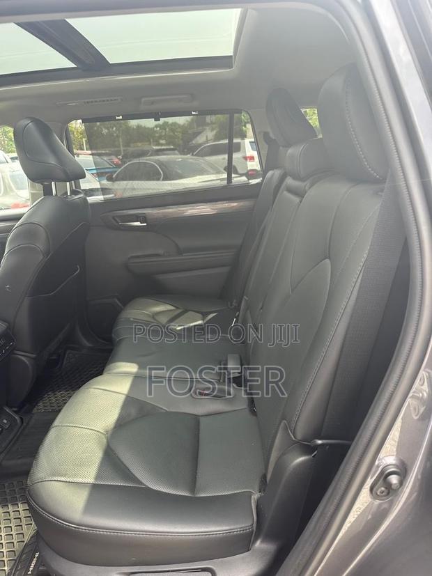 Toyota Highlander Limited 2021 Gray