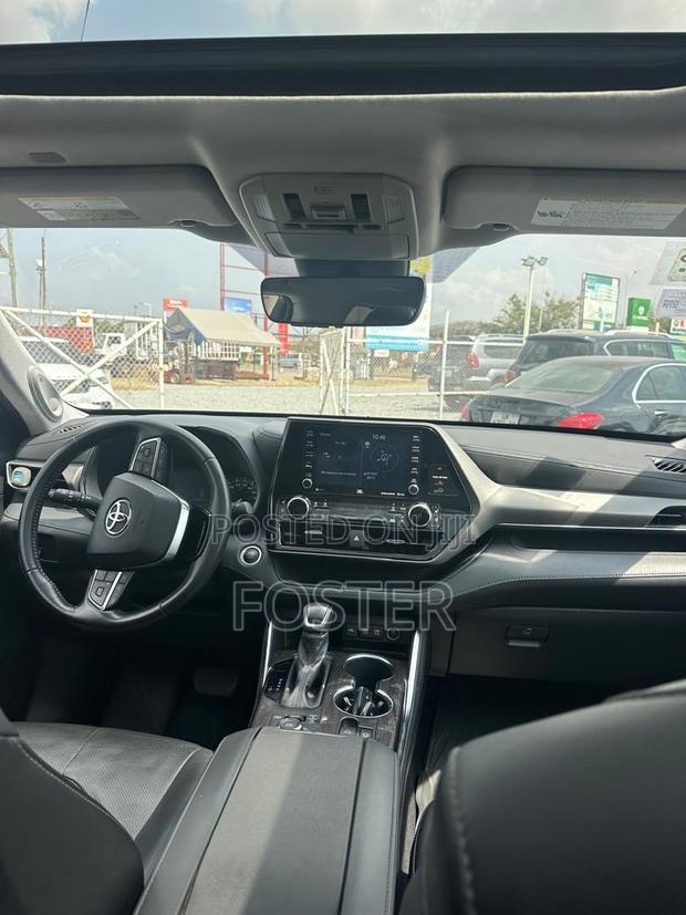 Toyota Highlander Limited 2021 Gray