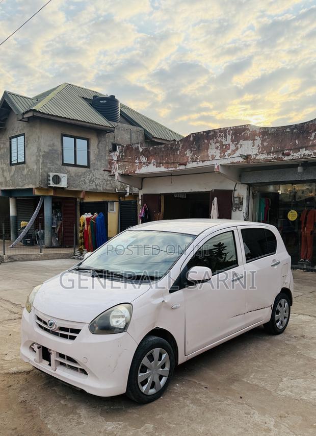 Daihatsu Mira 2013 Pink