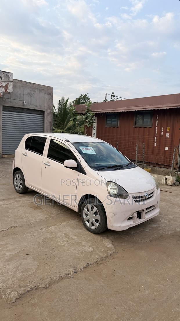 Daihatsu Mira 2013 Pink