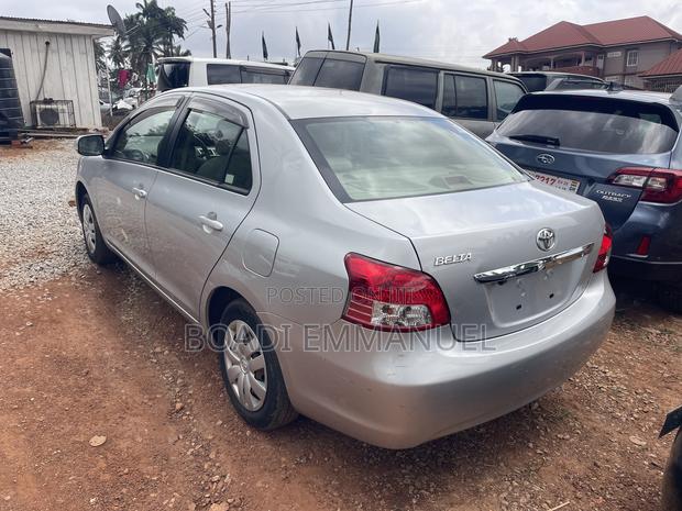Toyota Belta 2010 Silver