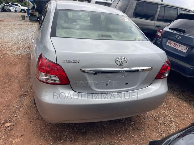 Toyota Belta 2010 Silver