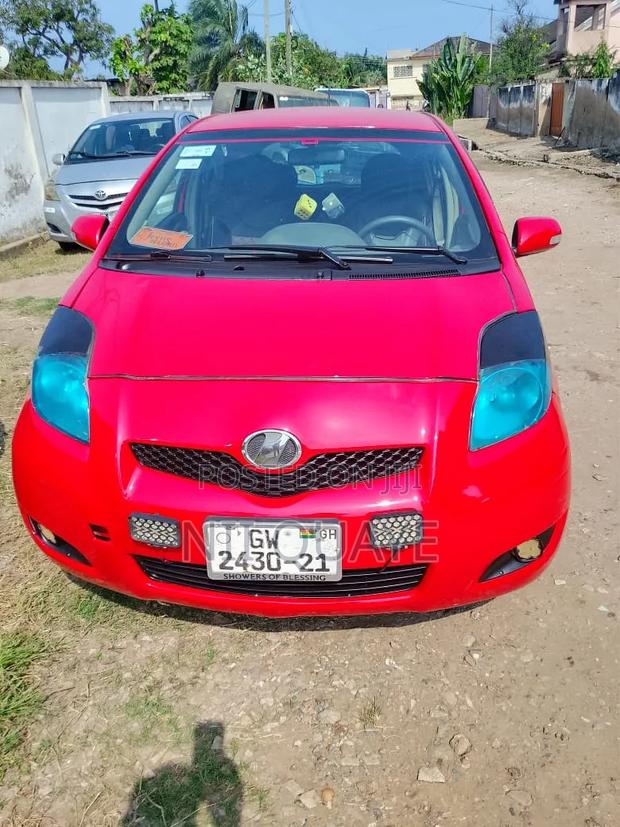 Toyota Vitz 1.0 FWD 3dr 2009 Red