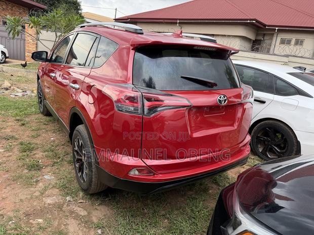 Toyota RAV4 2018 Red