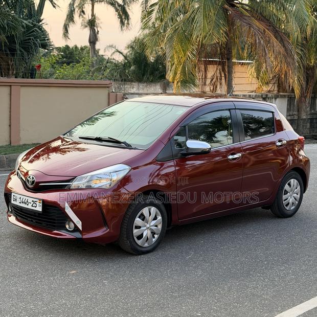 Toyota Vitz 1.3 FWD 5dr 2015 Burgundy