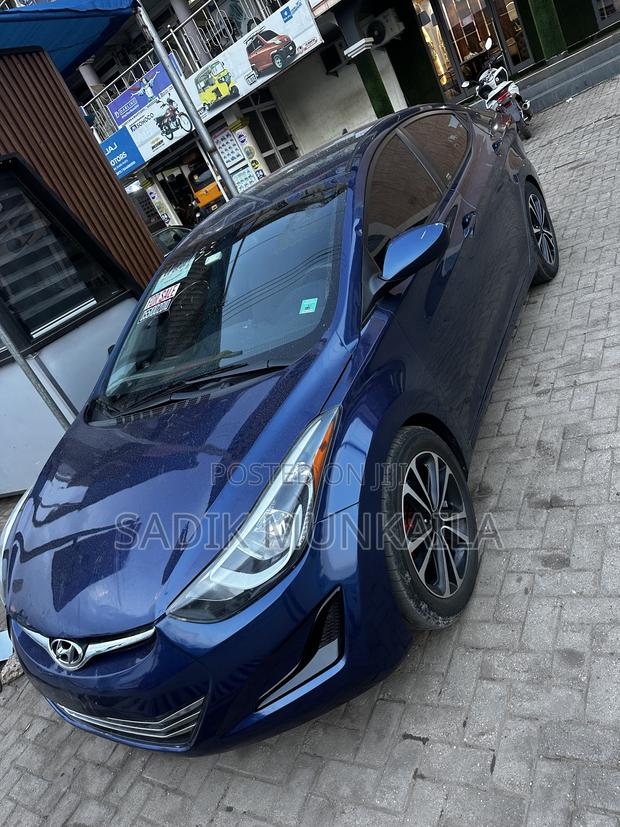 Hyundai Elantra Limited Sedan FWD (1.8L 4cyl 6A) 2016 Blue