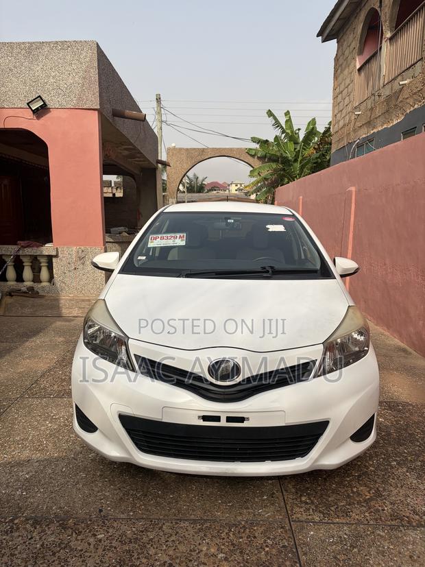 Toyota Vitz 1.3 FWD 3dr 2012 White
