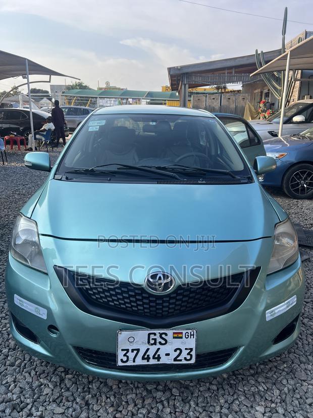 Toyota Belta 2010 Green