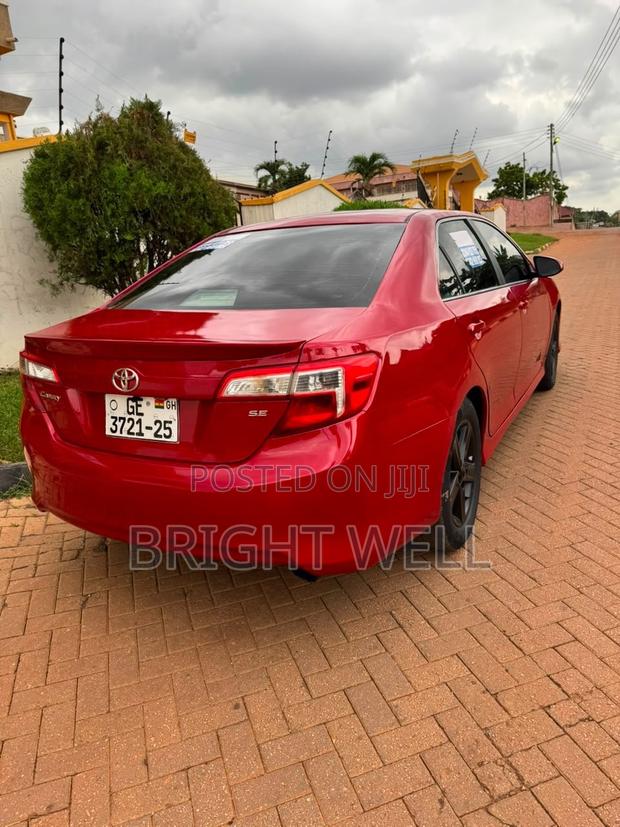 Toyota Camry SE 4dr Sedan (2.5L 4cyl 6A) 2014 Red