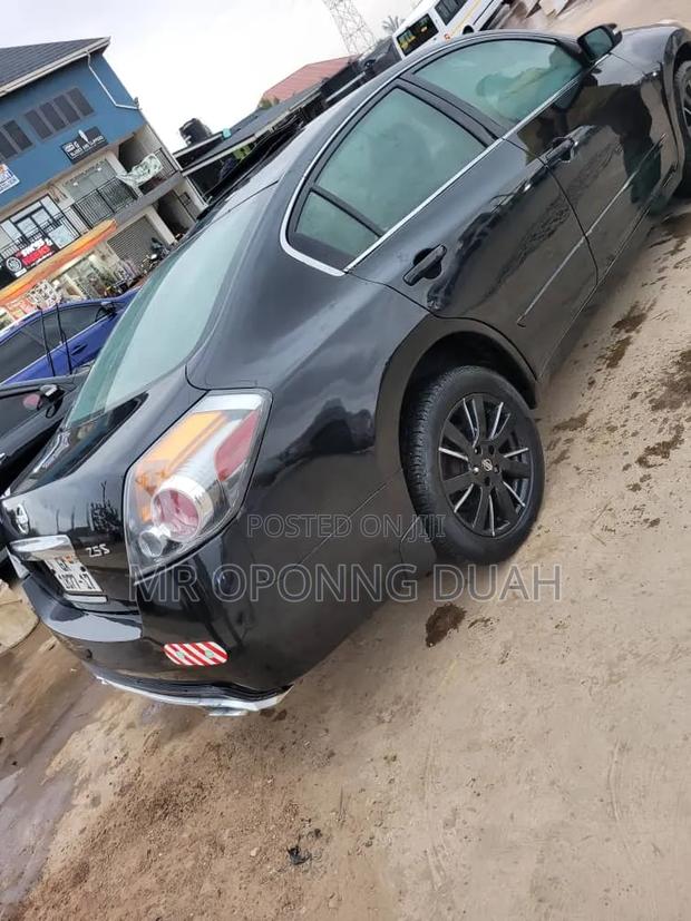 Nissan Altima 2010 Black