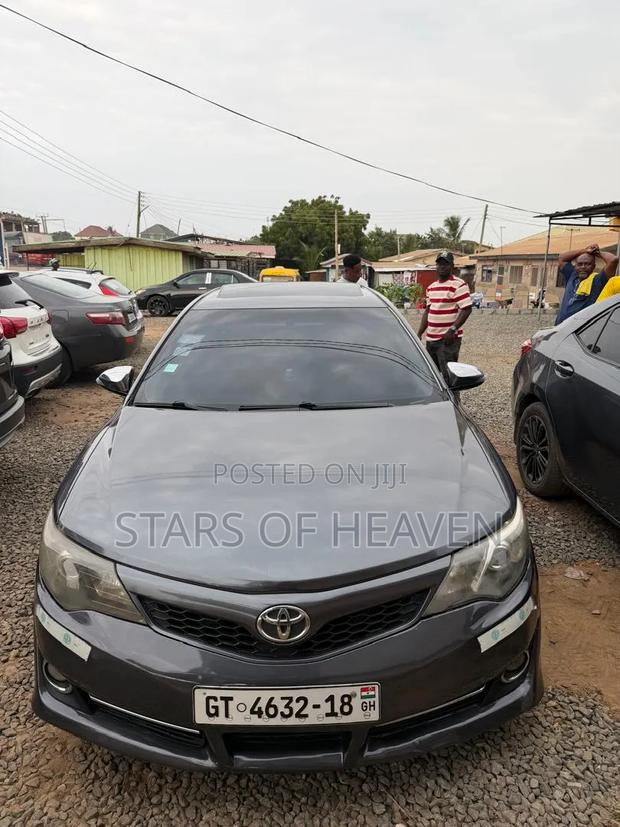 Toyota Camry 2014 Gray