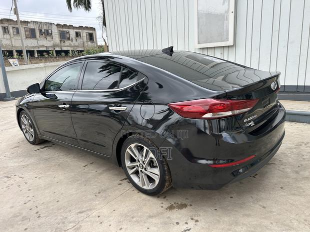 Hyundai Elantra Limited Sedan FWD (2.0L 4cyl 6A) 2017 Black