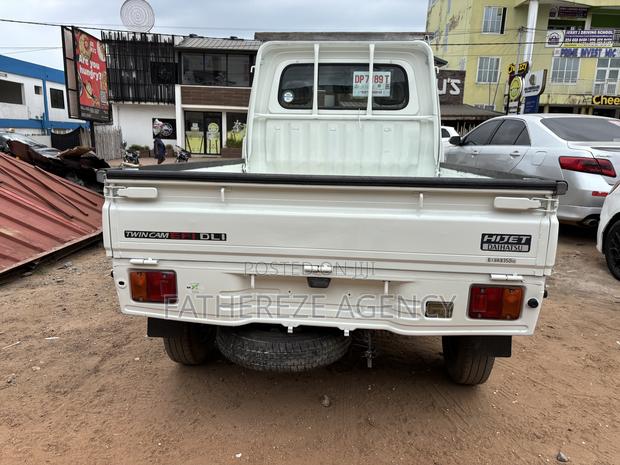 Daihatsu Charmant 1985 White