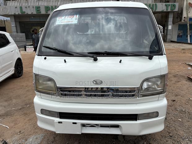 Daihatsu Charmant 1985 White