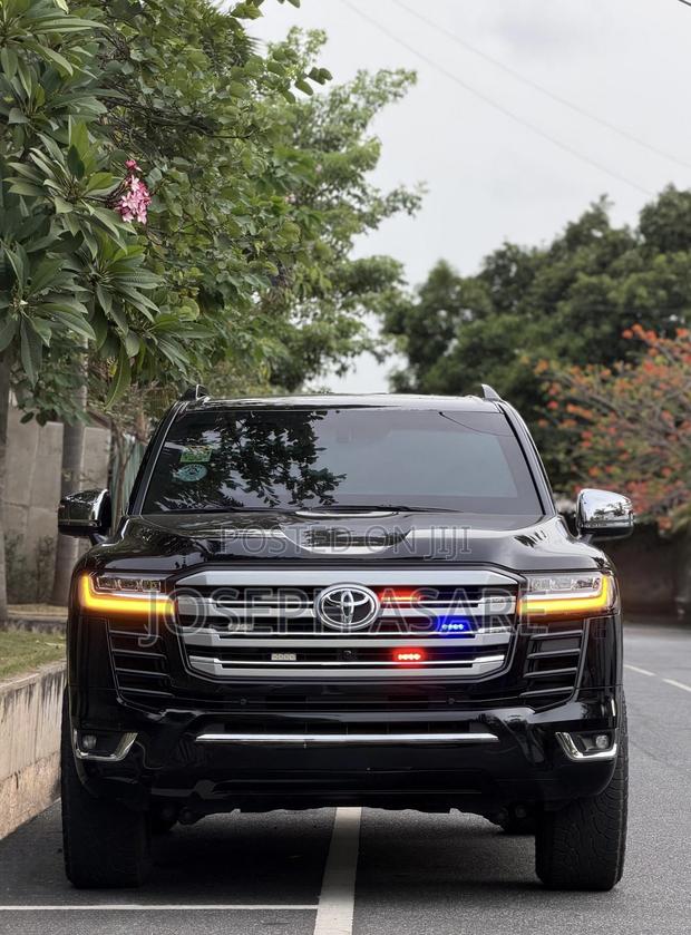 Toyota Land Cruiser 2025 Black