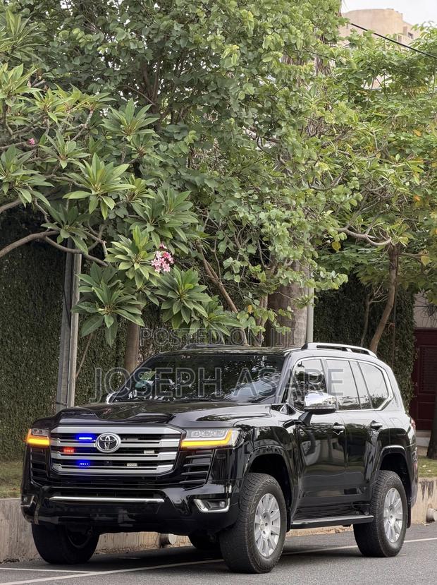 Toyota Land Cruiser 2025 Black
