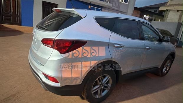 Hyundai Santa Fe SE AWD 2018 Silver