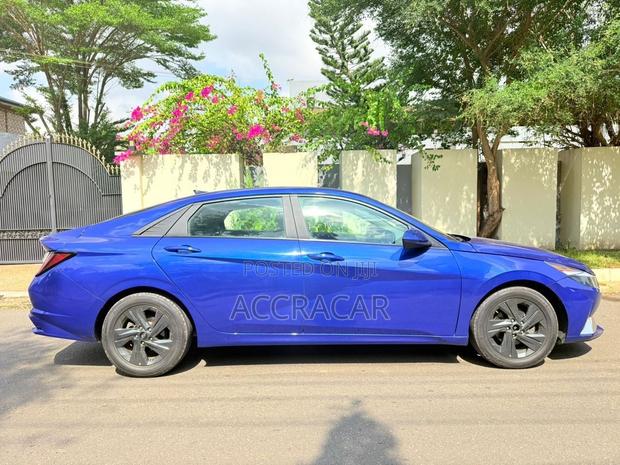 Hyundai Elantra 2021 Blue