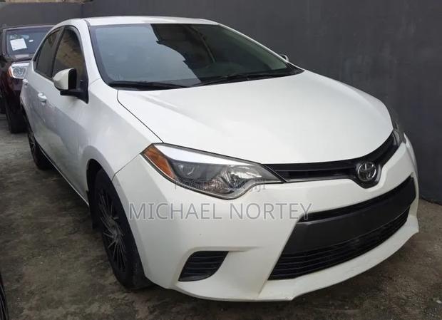 Toyota Corolla LE 4dr Sedan (1.8L 4cyl CVT) 2016 White