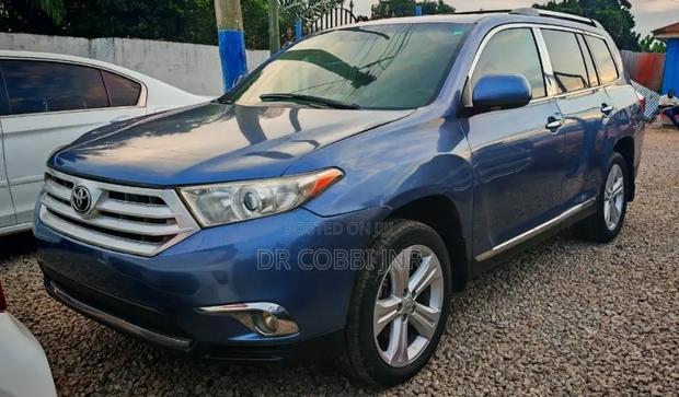 Toyota Highlander 3.5L 4WD 2013 Blue