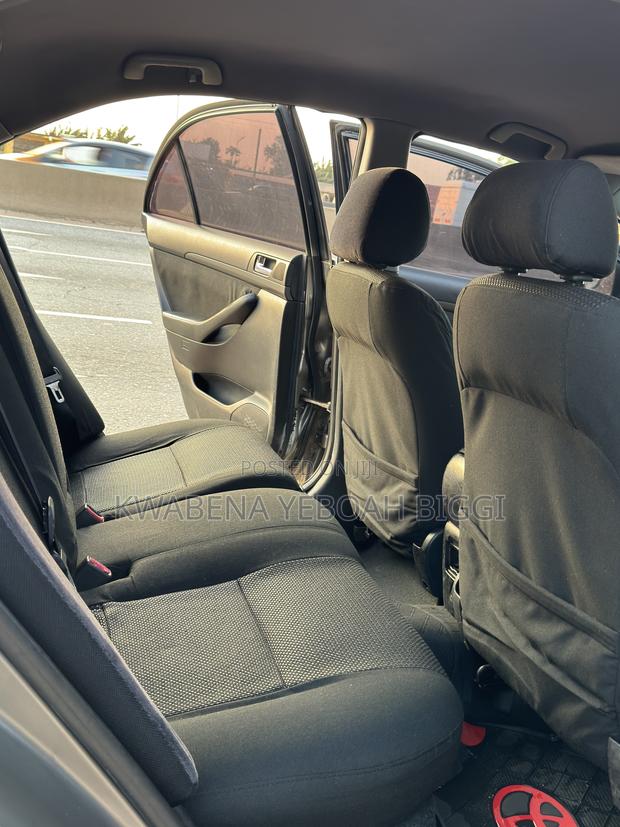 Toyota Avensis 1.8 VVTi 2008 Gray