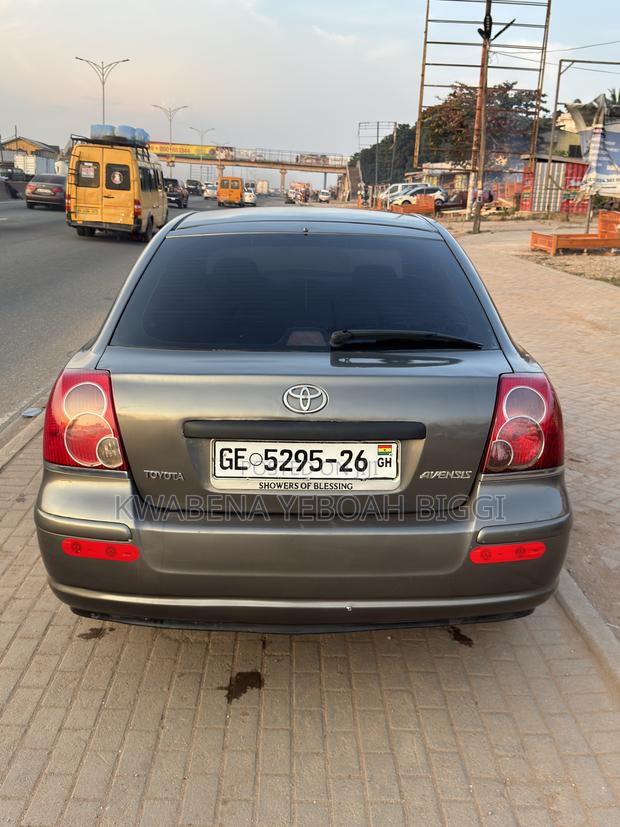 Toyota Avensis 1.8 VVTi 2008 Gray