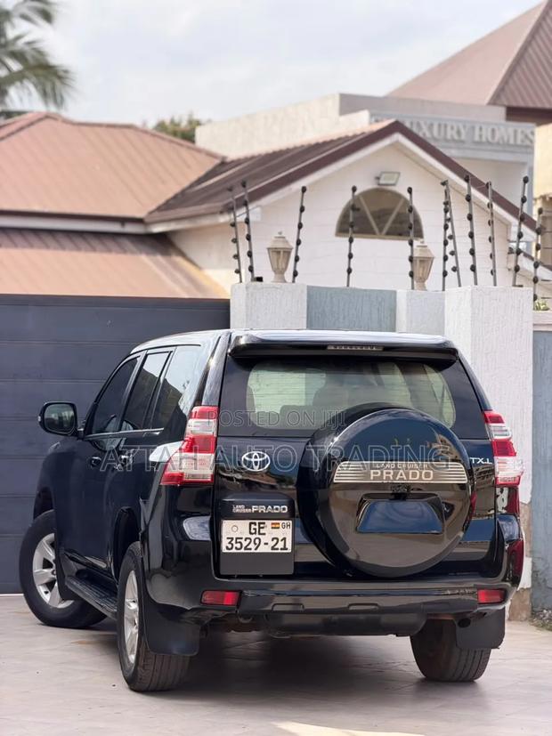 Toyota Land Cruiser Prado 2016 Black